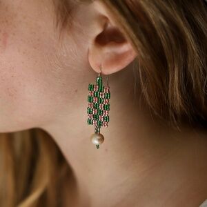 Beaded earrings with fresh water pearl. NWT